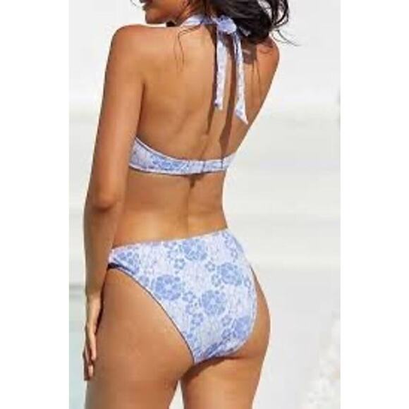 Cupshe women’s size large blue bikini NWT blueish purple flowers w/ heart detail - Picture 2 of 3